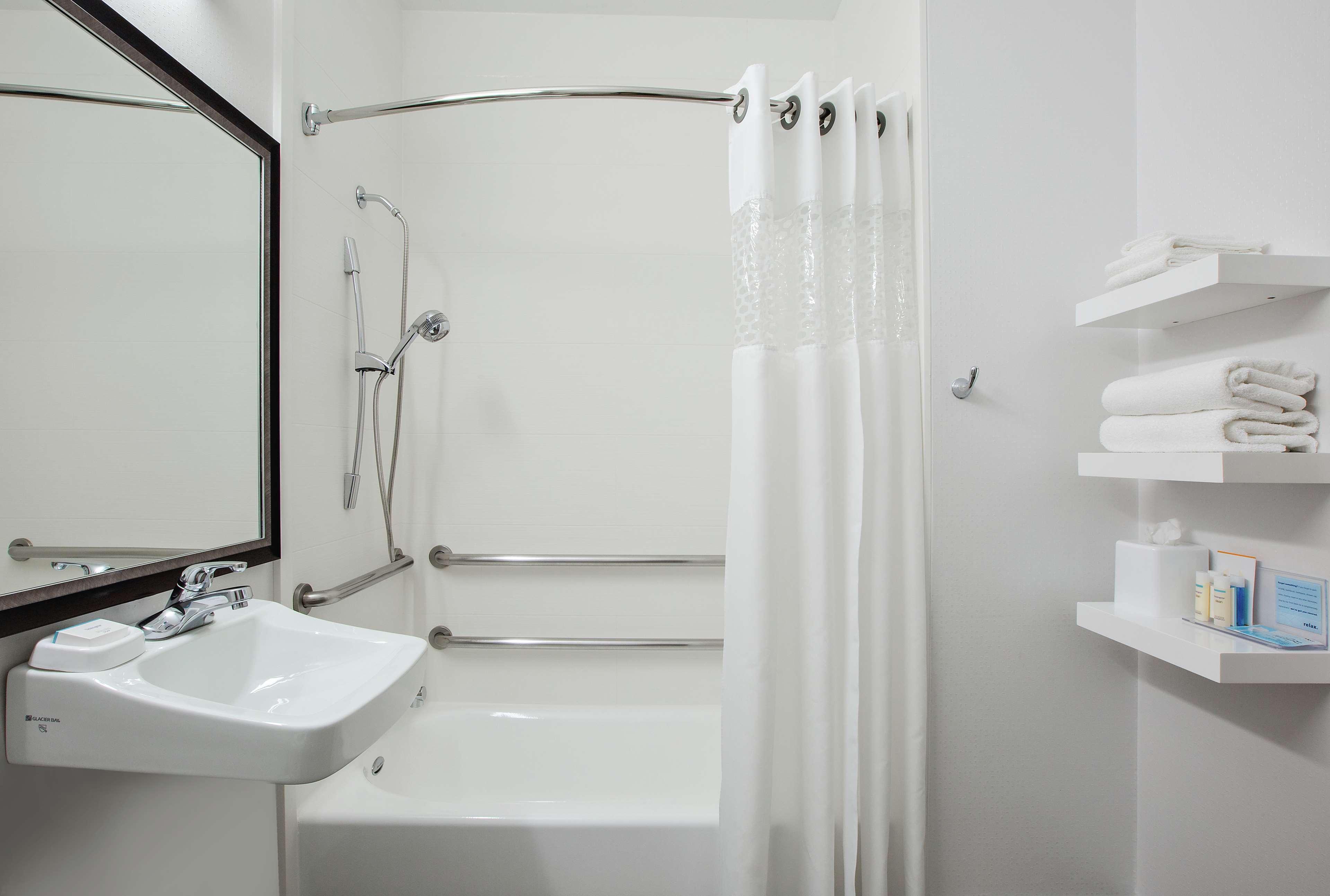 Hampton Inn&suites Hotel 3*