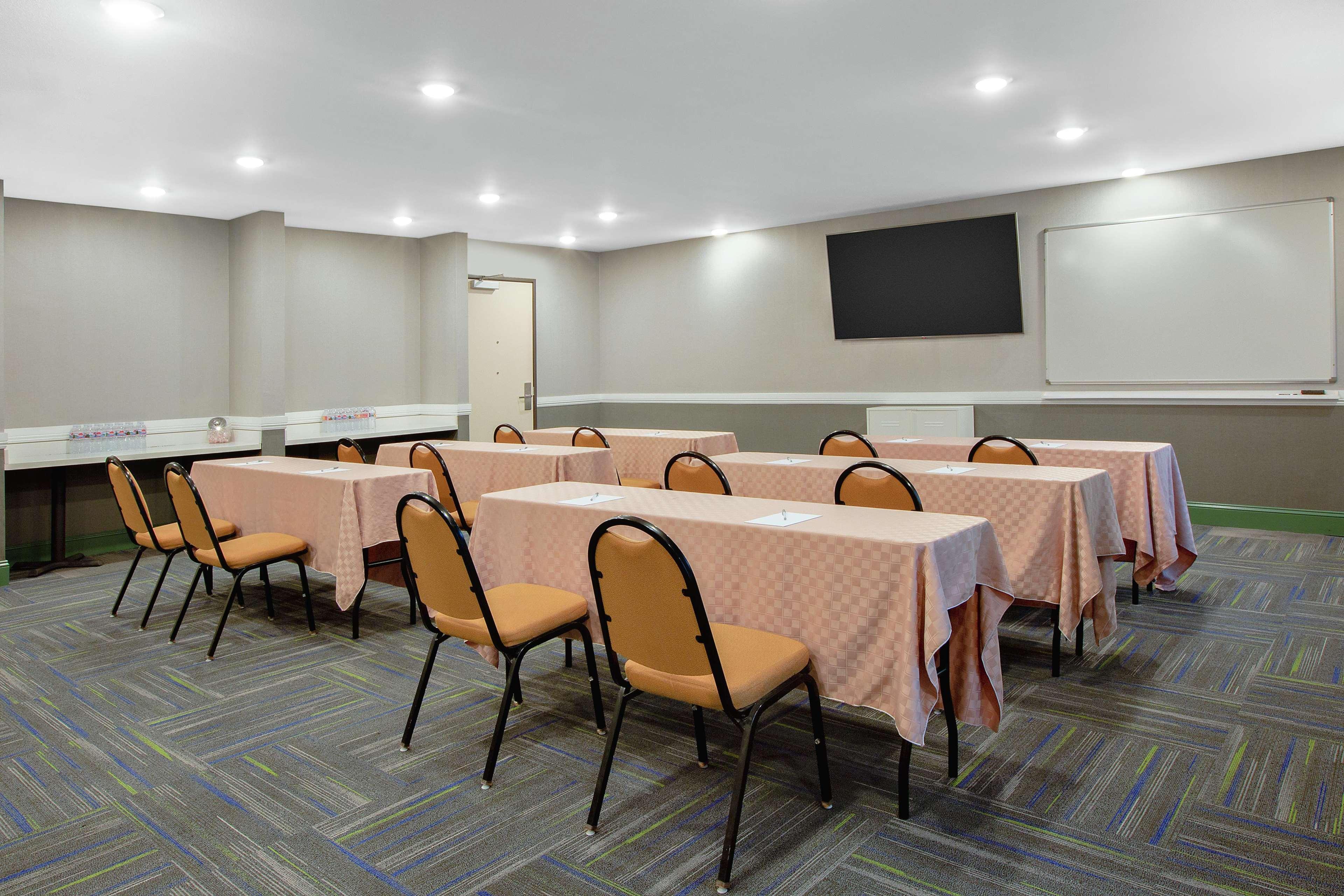Hampton Inn&suites Hotel