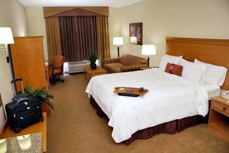 Hampton Inn&suites 3*